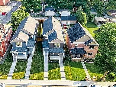 3rd image of 1436 Oak St