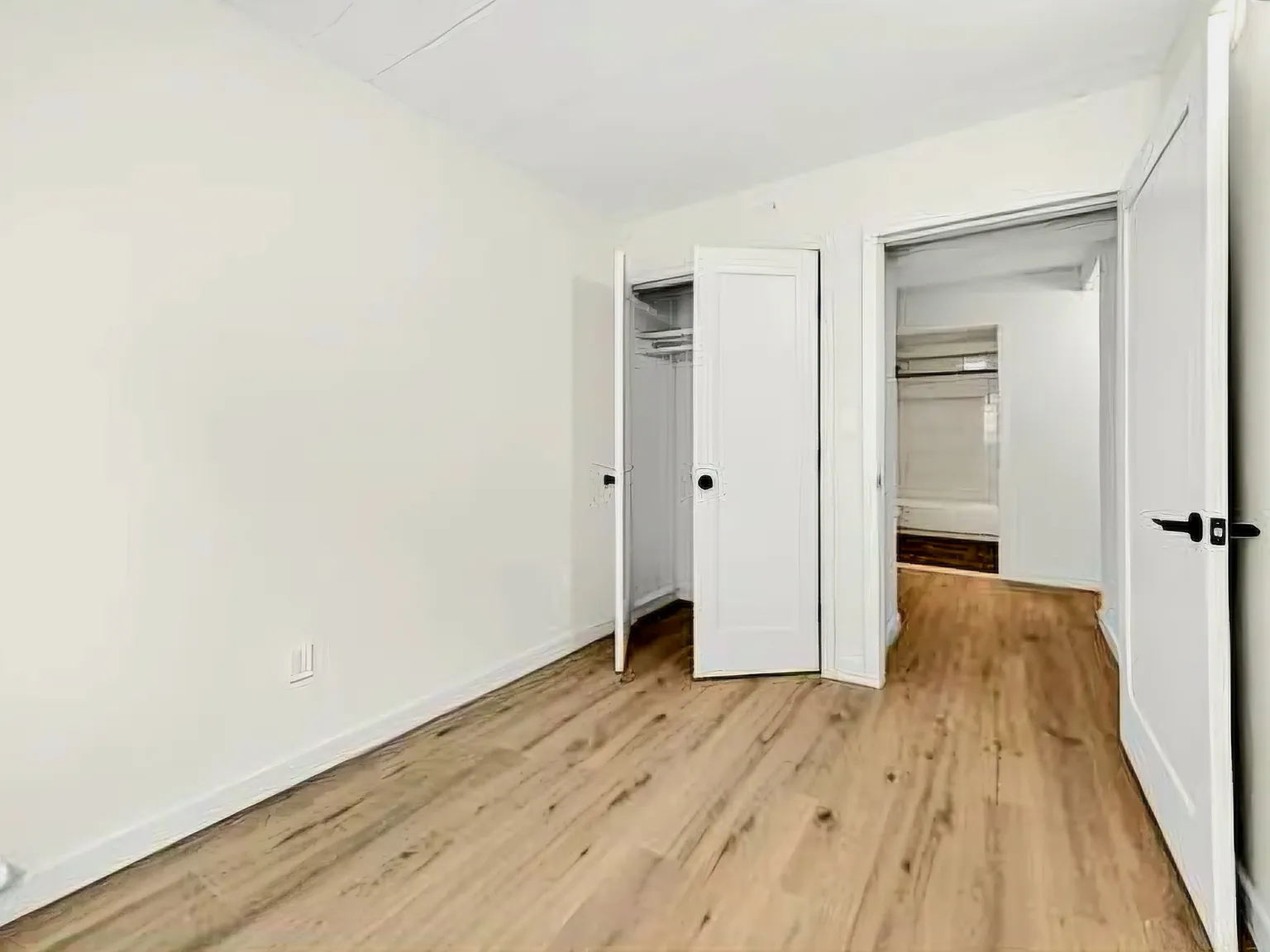 1824 Anthony Ave — Photo 2