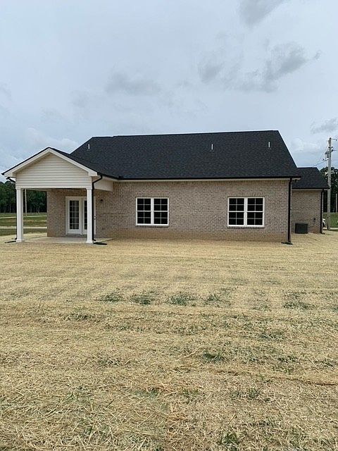 2nd image of 40 Reynard St Lot 30