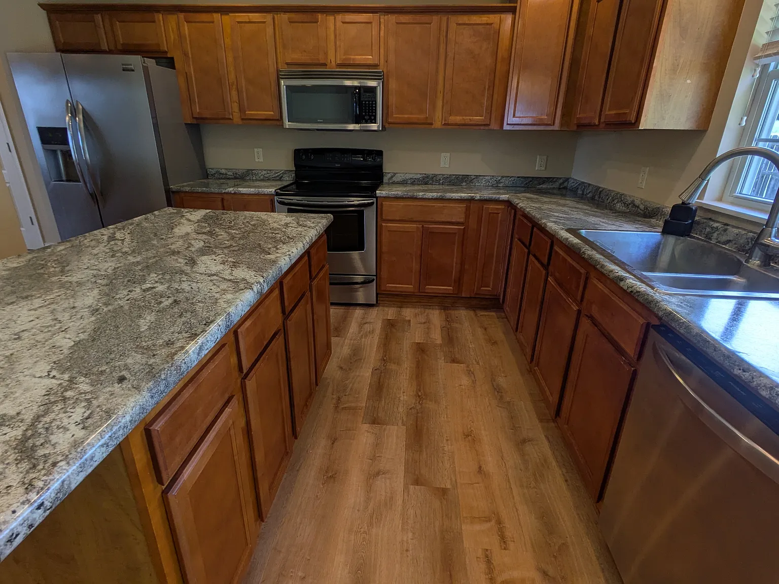 3 bed, 1628 sqft, $1,850 — Photo 3