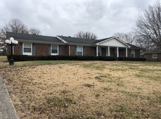 317 Hampshire Dr, Clarksville, TN 37043