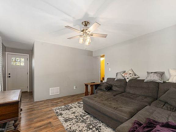4th image of 4094 Buchtel Ave