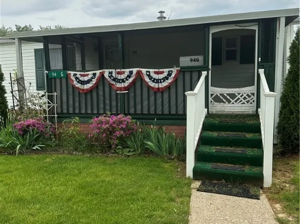 94 G St SW, Navarre, OH 44662