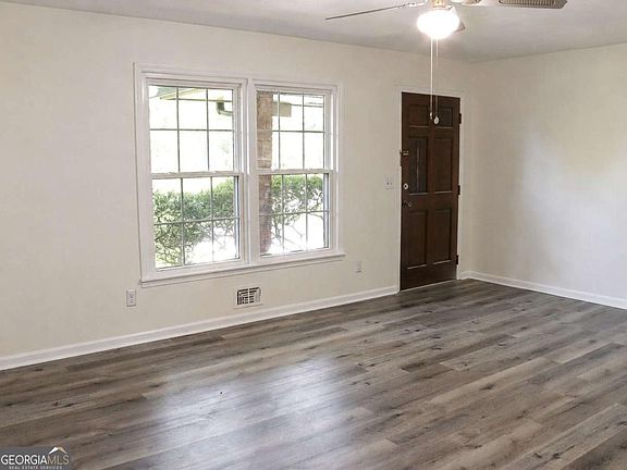 3rd image of 4840 Cowan Rd