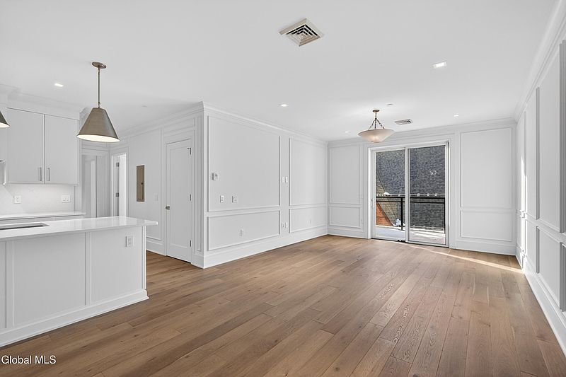 5th image of 19 Washington Street #652 P