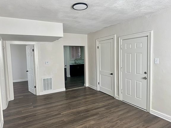 3rd image of 3225 Arsenal St #1W