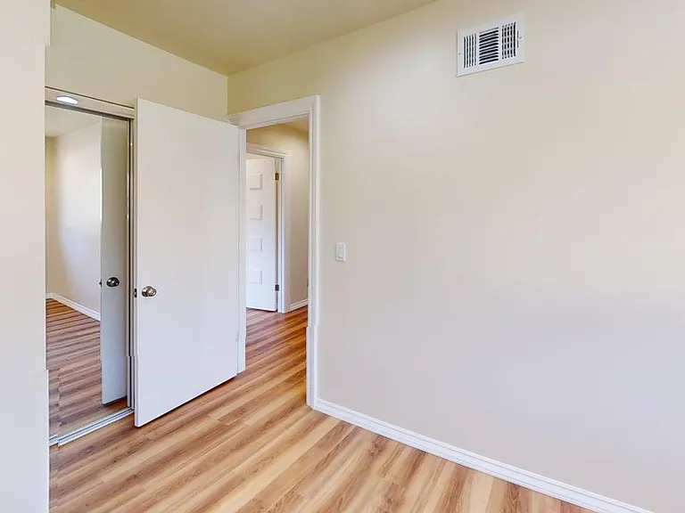 1108 Gumwood Ln — Photo 9