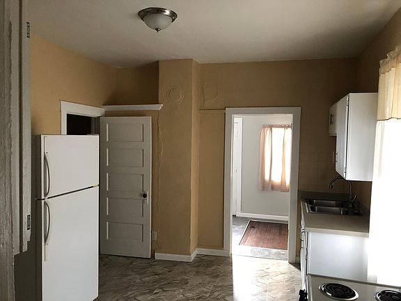 5th image of 509 Dakota St