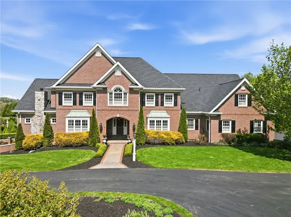 103 Destinaire Dr, New Wilmington, PA 16142
