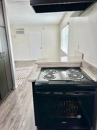 606 N Avenue 66 #20 — Photo 4