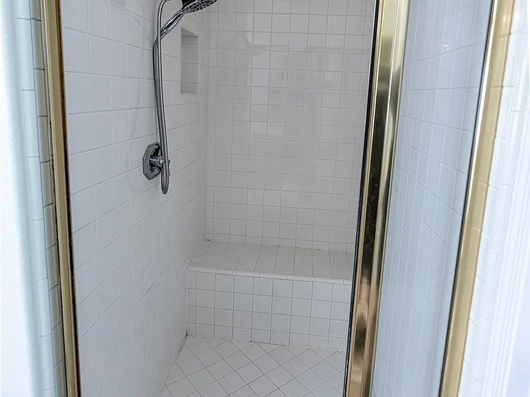 15464 Borges Dr — Photo 34
