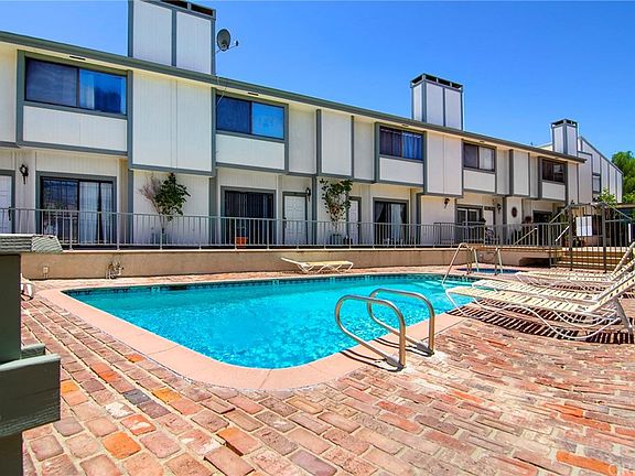 2nd image of 22865 Del Valle St Unit 8