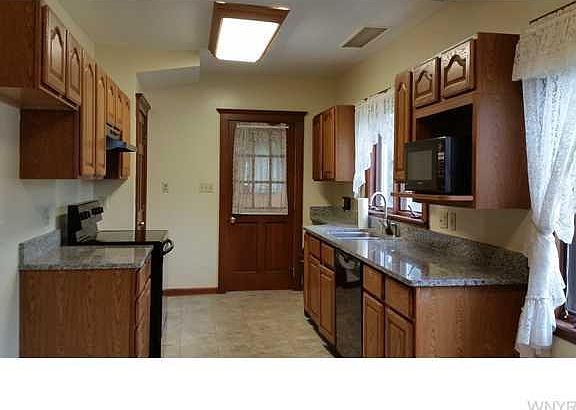 5th image of 50 W Hazeltine Ave
