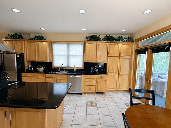 5th image of 840 Huntley Woods Dr