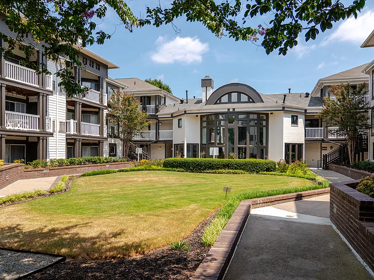 45Eighty Dunwoody — Photo 19