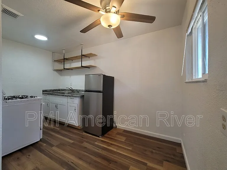 3729 Balsam St #4 — Photo 6