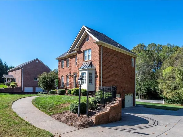 8930 Doubletree Ln, Clemmons, NC 27012