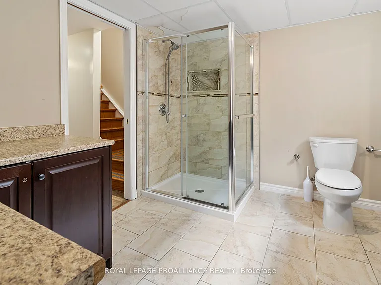 1009 Crestwood Dr — Photo 35