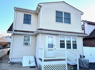 95 E Maple St, Valley Stream, NY 11580