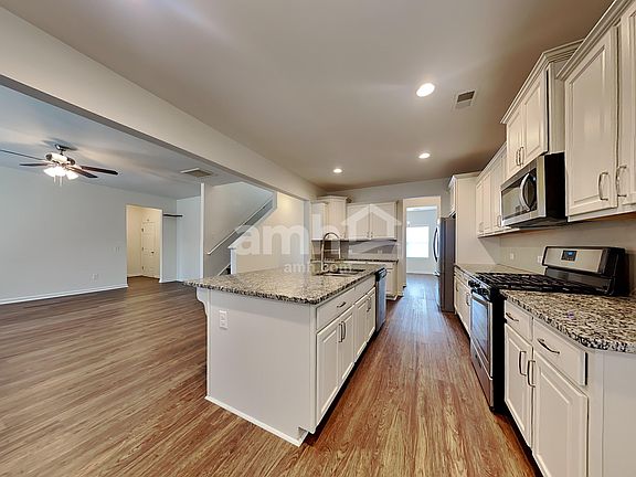 3rd image of 355 Dunlin Dr