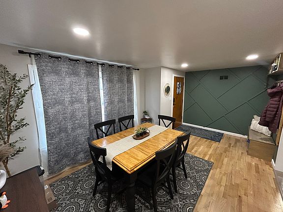 4th image of 5425 Farley Ln
