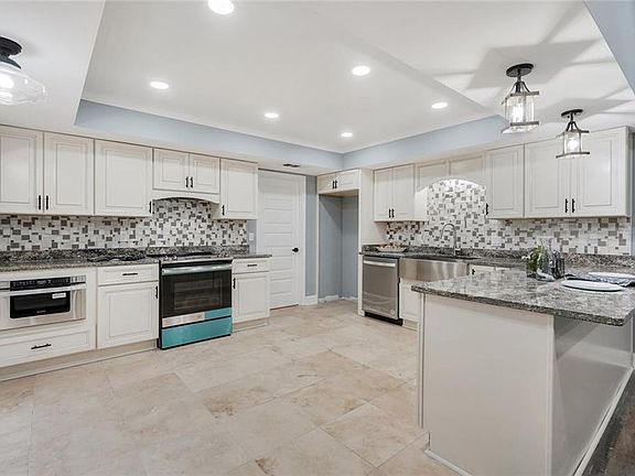 3rd image of 61210 Queen Ann Dr