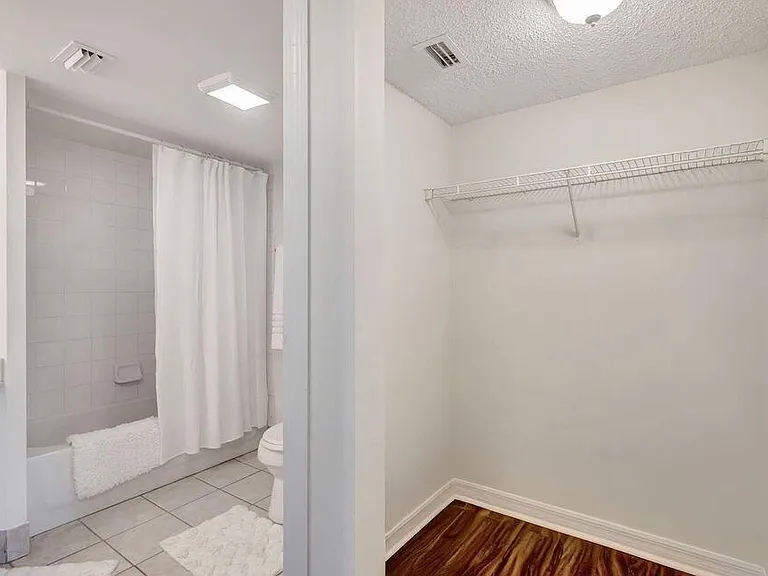 1400 Crestwood Ct S #1407 — Photo 13
