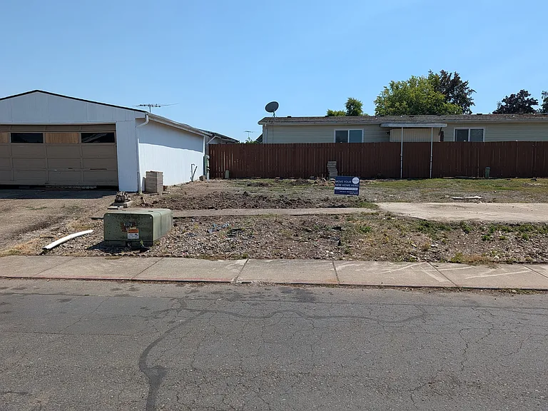 5355 River Rd N #111 — Photo 3