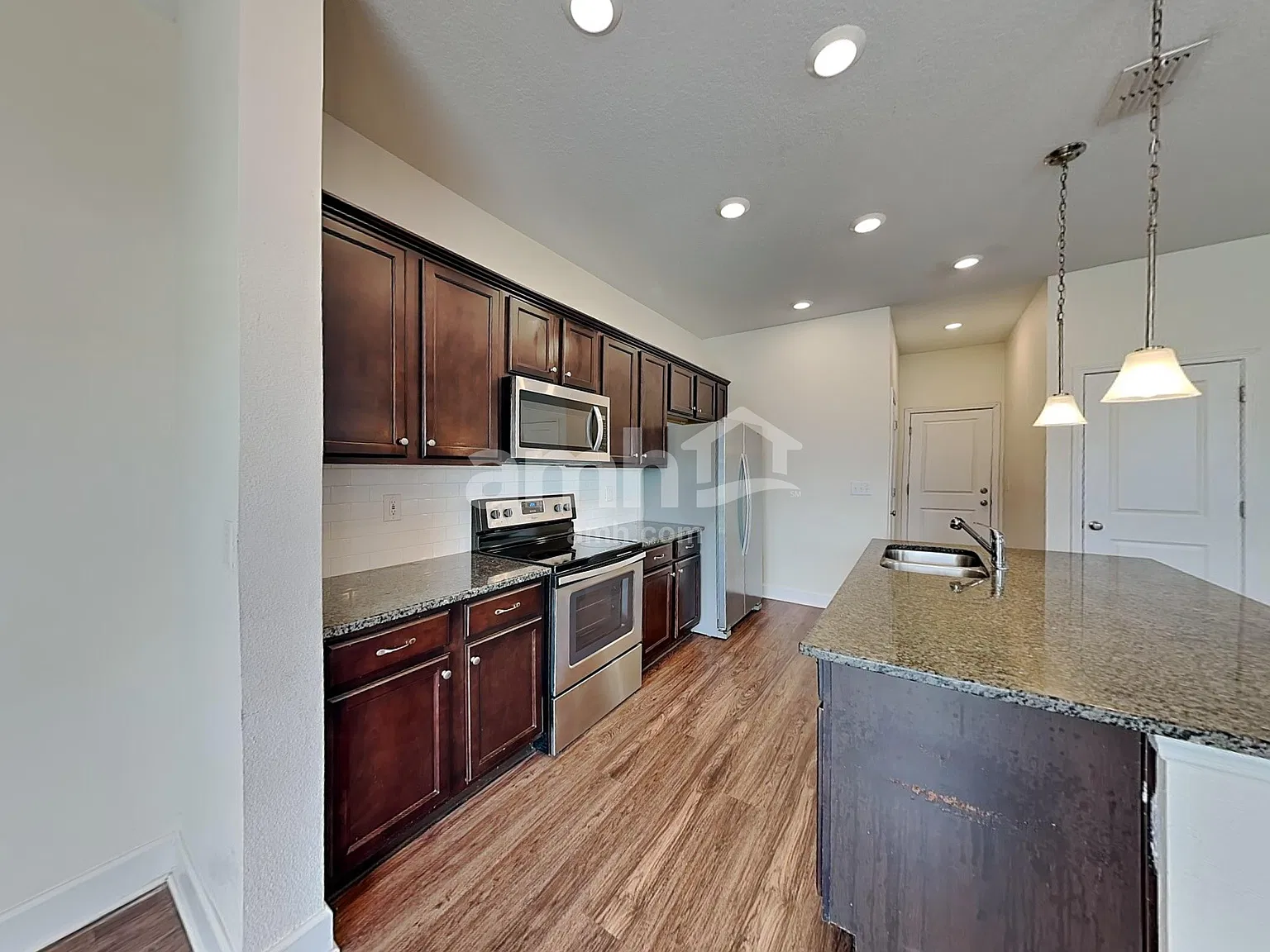 3 bed, 2.5 bath, 1890 sqft, $2,495 — Photo 4
