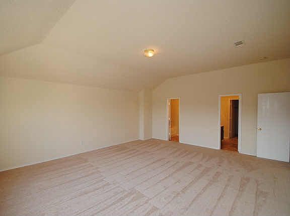 4th image of 7304 Circle Dr