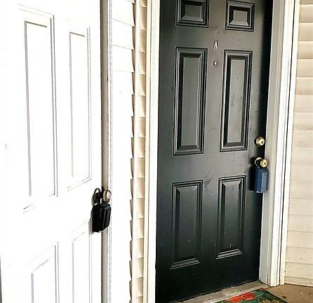 3rd image of 450 Benton Dr APT A