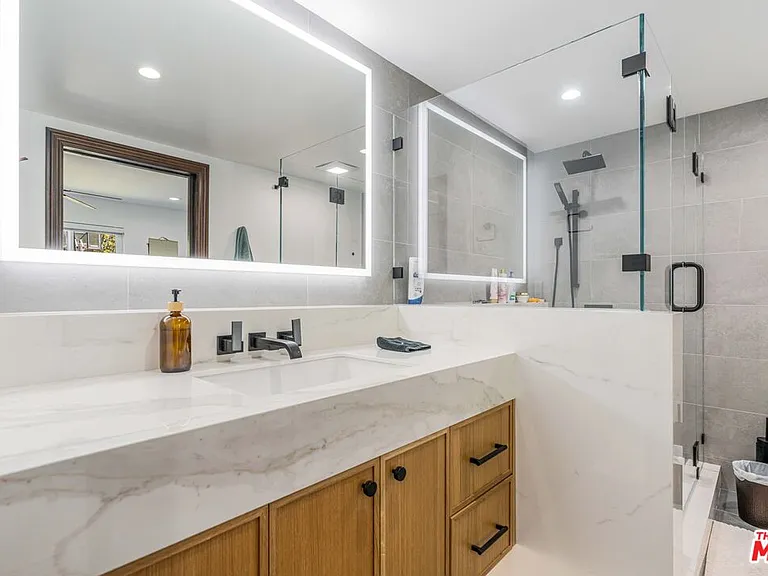 30 Reef St #2 — Photo 6