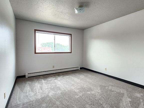 5th image of 3024 9 1/2 St N #306