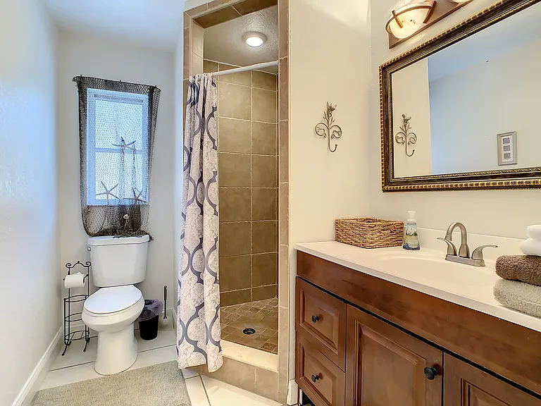 2437 Arapaho St — Photo 32