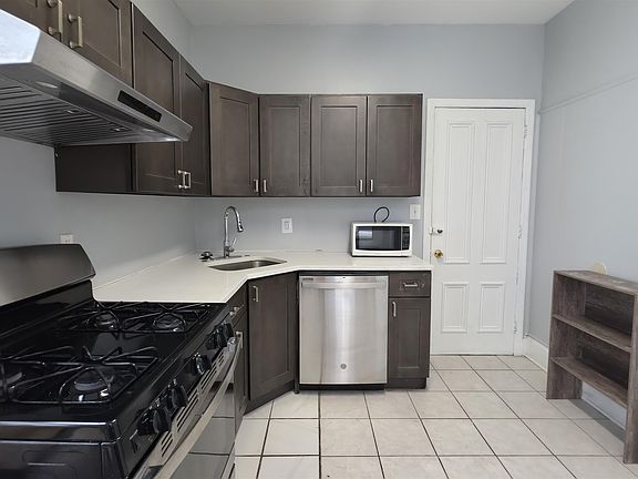 2nd image of 23 Sherman Pl Floor 2