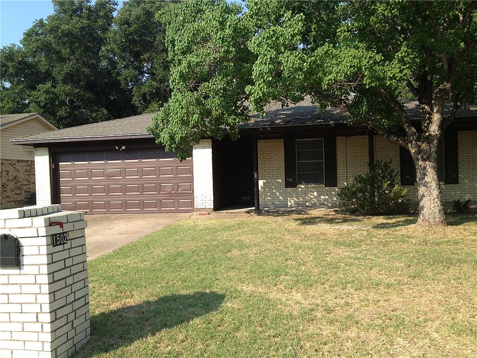 1st image of 1502 Medina Dr