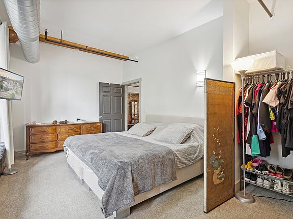 5th image of 600 7th St NW Unit 215