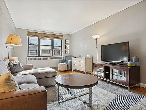 2nd image of 6735 Yellowstone Blvd APT 6C