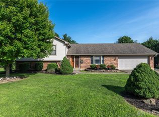 1734 Loch Ness Ct, Dayton, OH 45432