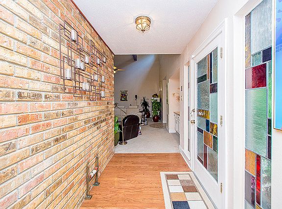 5th image of 306 Evergreen Dr