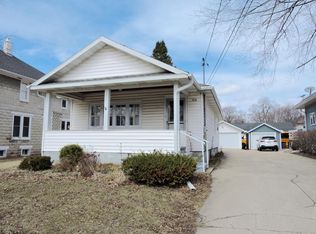 228 Maple Ave, Walworth, WI 53184