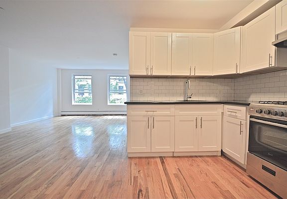 3rd image of 306 W 30th St APT 3R