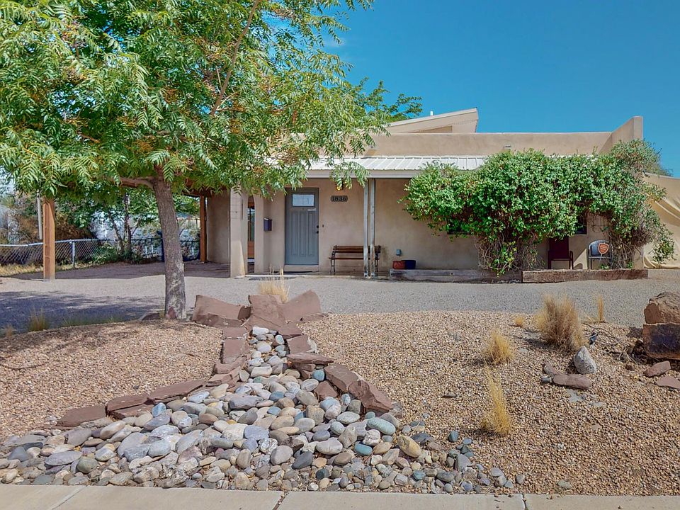 Street View & Main house entrance
