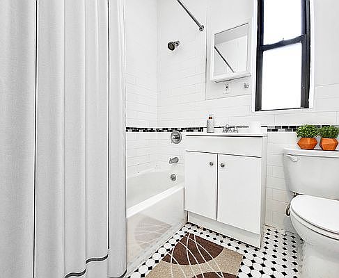 4th image of 4300 Broadway APT 4A