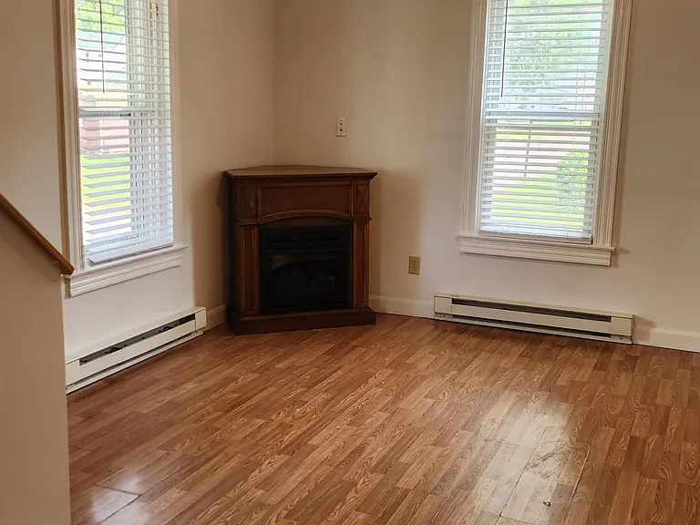 230 Scott Ave #A — Photo 13