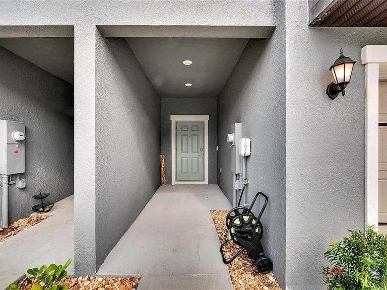 14444 Editors Note St — Photo 4