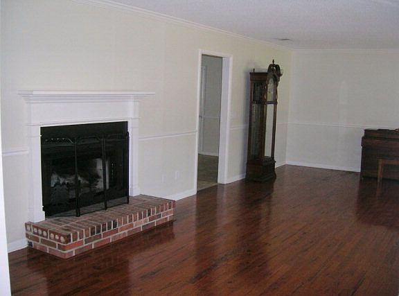 5th image of 510 Rivera Dr