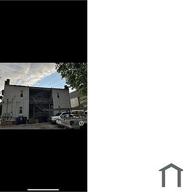 1st image of 821 E 93rd St