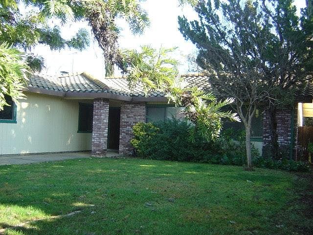 1st image of 229 Evelyn Way