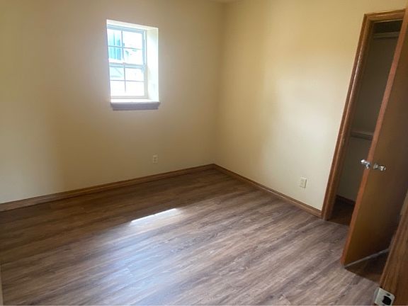 4th image of 117 W Main St